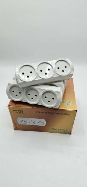 שלשיית שקעים 250V-50-60 HZ